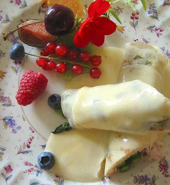 Smoked Turkey & Asparagus Crepe with Chantilly-Sauce